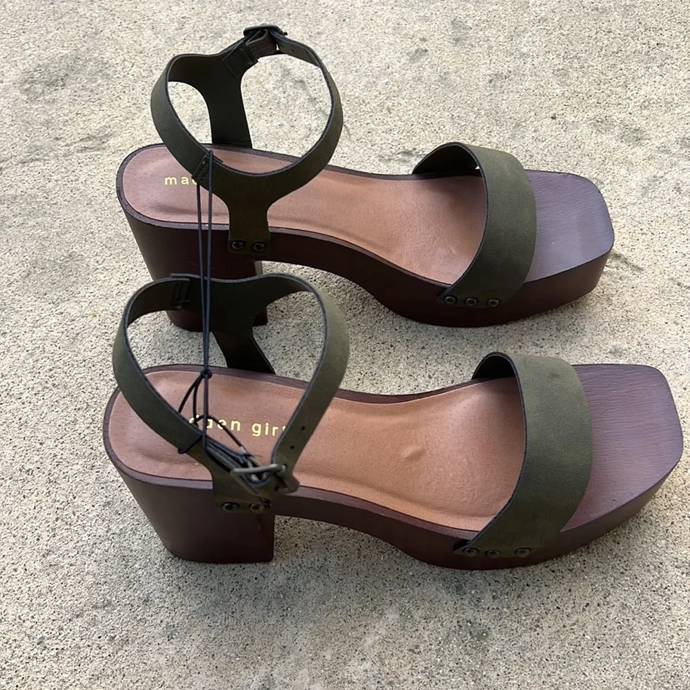 Madden Girl Dean Wooden Platform Sandal Green Women's Size 11 NWOT